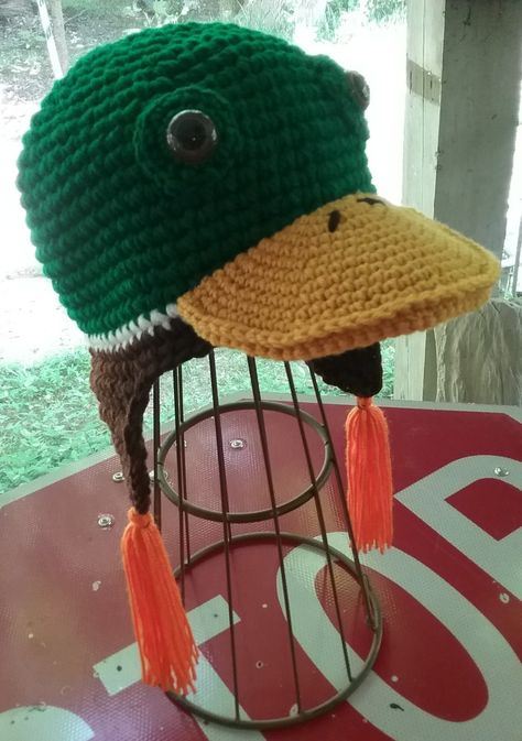 Crochet mallard duck hat from pattern by Linda Wright. 5/18. Duck Sweater Crochet Pattern, Crochet Duck Hat Pattern Free, Crochet Hat Funny, Funny Crochet Hat Patterns Free, Silly Crochet Hats, Duck Crochet Hat, Funny Crochet Hats, Funny Crochet Hat, Duck Hat Crochet