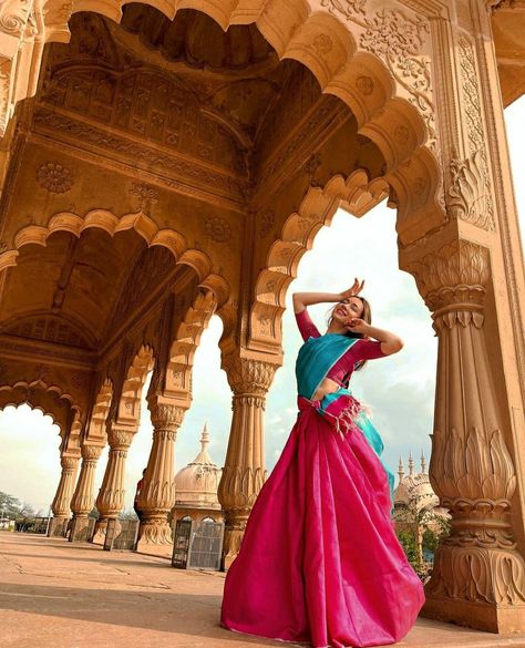 Gopi Outfits, Lehengas Photoshoot, Gopi Dress Vrindavan Aesthetic, Vrindavan Outfit, Vrindavan Outfit Ideas, Gopi Dress Vrindavan, Lehenga Photography, Gopi Dress, Bharatanatyam Poses