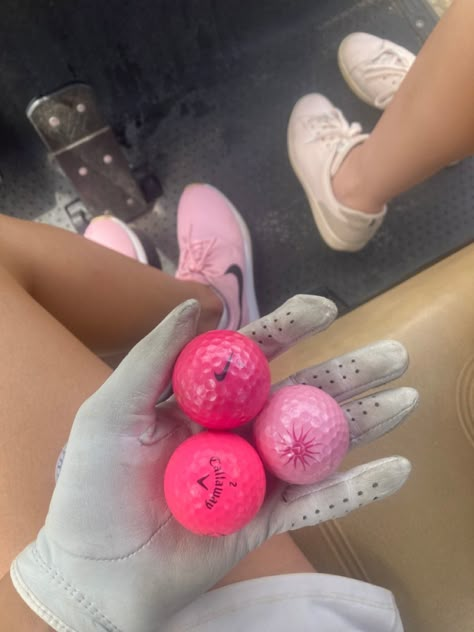 Barbie, golf, pink Cute Golf Aesthetic, Summer Golf Aesthetic, Golf Pink Aesthetic, Cute Golf Clubs, Pink Golf Clubs, Golf Astethic, Golf Asthetic Photos, Golf Barbie, Pink Golf Outfit