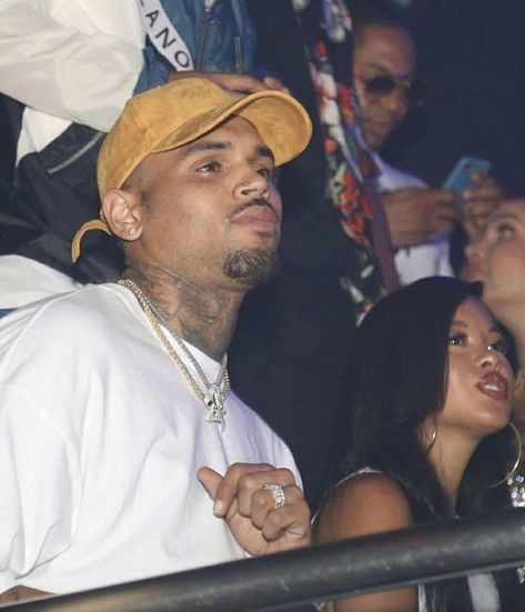 Chris Brown Girlfriend, Chris Brown Outfits, Chris Brown And Royalty, Chris Brown, Brown Color, Rihanna, Girl Fashion, Fashion Outfits, Celebrities