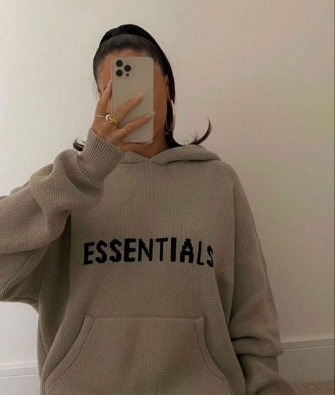 Hoodie Ootd, Essentials Hoodie, Hoodie Aesthetic, Brown Outfit, Trendy Summer Outfits, Hoodie Outfit, Knit Hoodie, My Photos, Mode Fashion