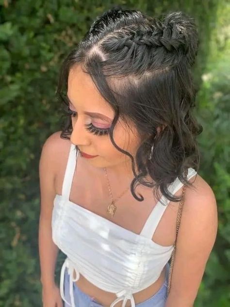 Curls And Braids Hairstyles Short Hair, Elegant Braids For Short Hair, Very Short Hair Prom Styles, Half Up Half Down Braids Short Hair, Braided Hairstyles Ideas Short Hair, Short Half Braided Hairstyles, Shirt Hair Prom Hairstyles, Hairstyles With Front Braid, Cute Hairstyles For Short Hair With Braids