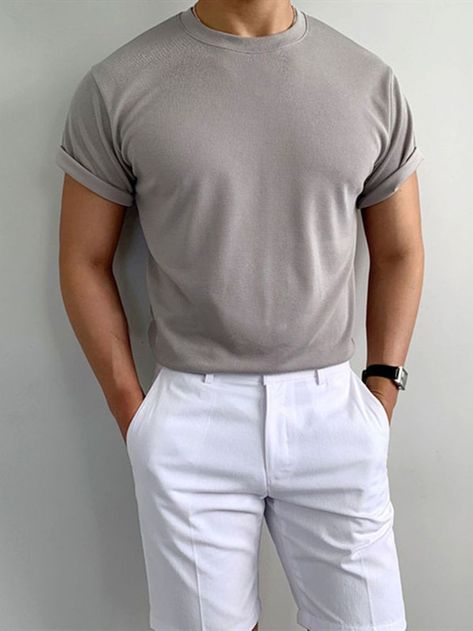 Simple short-sleeved T-shirt for men in light grey Casual Shorts Men, Mens Casual Outfits Summer, Stylish Men Casual, Mens Casual Dress Outfits, Men Stylish Dress, Guys Clothing Styles, Valerian, Cool Outfits For Men, Elegant Casual