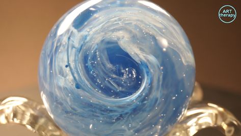 Resin Globe Ideas, Resin Ball Ideas, Resin Sphere Ideas, Diy Resin Sphere, Alcohol Ink In Resin, Resin Globe, Girly Crafts, Resin Sphere, Silicon Molds