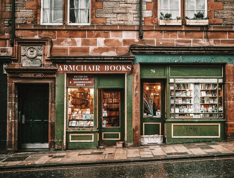 Bookshop Café, Old Town Edinburgh, Best Of Scotland, Scotland Highlands, Shop Fronts, Edinburgh Scotland, Dream City, Old Book, Calabria