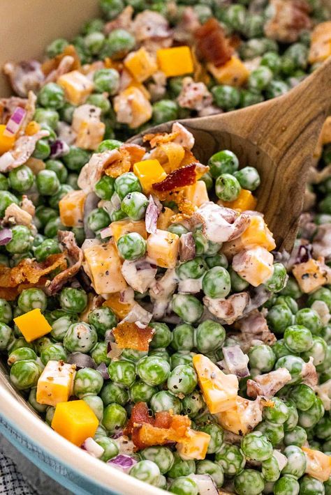 Creamy Pea Salad with Bacon Classic Pea Salad, Creamy Pea Salad, Pea Salad With Bacon, Picnic Side Dishes, Pea Salad Recipes, Creamy Peas, Fresh Peas, Creamed Peas, Recipes Salads