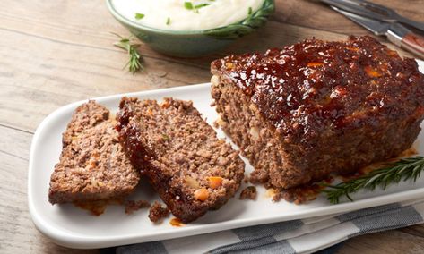 Easy Meatloaf Recipe Kraft Meatloaf, Meatloaf Recipe Without Eggs, Easy Pleasing Meatloaf, Mom's Meatloaf Recipe, Moist Meatloaf, Traditional Meatloaf, Classic Meatloaf Recipe, Autumn Kitchen, Classic Meatloaf