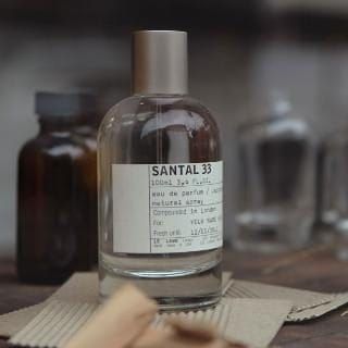 Santal 33 Perfume, Le Labo Santal 33, Holiday Gifts For Men, Perfume Photography, Long Lasting Perfume, Perfume Scents, Unisex Perfume, Fragrance Spray, Perfume Brands