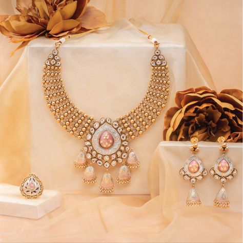 Modern Indian Gold Jewellery, Necklace Set Gold Wedding Jewelry, Kundan Gold Jewellery, Gold Bridal Necklace Set, Fashion Jewelry Necklaces Gold, Bridal Necklace Designs, Antique Necklaces Design, New Gold Jewellery Designs, Diamond Pendants Designs