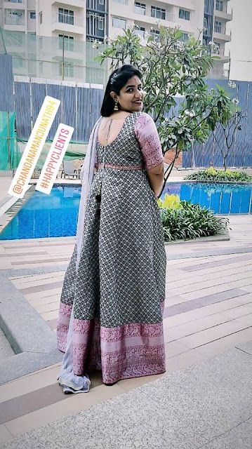 Dress made out of saree Net Saree Reuse Ideas, Saree Se Bani Dresses, Saree Reuse Ideas, Long Frok, Saree Reuse, Venkatagiri Sarees, Ayesha Khan, Party Wear Frocks, Diy Dresses