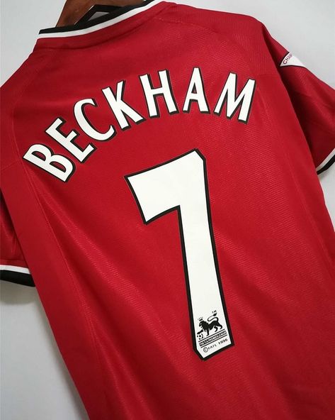 David Beckham | Manchester United 2000/02 Home Jersey #manutd #manchesterunited #mufc #davidbeckham #football #soccer David Beckham Jersey, Beckham Manchester United, David Beckham Manchester United, Football Ideas, Jersey Outfit, David Beckham, Football Soccer, Manchester United, Manchester