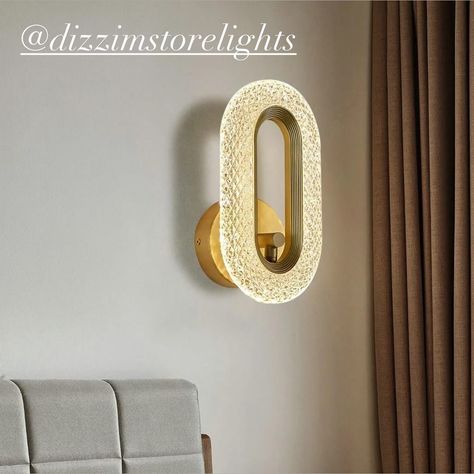 EUNIQ WALL LIGHT 🪶🫧⚡️✨📌 ————————————————————— Warm ,white ,Offwhite Home(Bedroom,Corridor ,Garzebo),Hotel, Restaurant, Shopping , Bedsides decor🪞🛌 Supermarket,Malls ,Hospitals; Zipo Aina Mbili ⚜️🌟🔱 Ths 55,000/= —————————————————————- UBORA WA JUU NA BEI NAFUU!📌 Huduma Ya Ufungaji Wa Taa Inapatikana (Intallations) Kwa Gharama Nafuu 🔧🪛🛠️🧰🔌 Tunafanya Delivery Dar, Mikoani na n’chi jirani Kwa uhakika Zaidi. 🚛🏍️🛺🛬 Call -Whatsapp 0783812453 0628317578 Bedside Lights Lamps, Bedside Lighting, Mode Design, Contemporary Luxury, Hotel Decor, Led Wall Lamp, Gold Walls, Led Wall Lights, Lamps Living Room