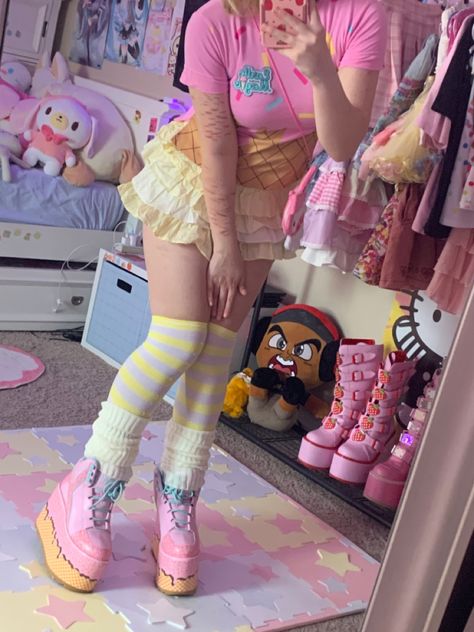 Pink Kidcore Aesthetic, Kawaii Outfits For School, Yumekawaii Fashion, Pastel Alt, Kawaii Kei, Mother Garden, Kawaii Outfit Ideas, Cream Outfit, Kawaii Outfit