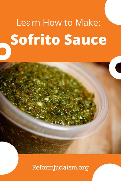 Sofrito Sauce Recipe, Sofrito Recipe Puerto Rican, Easy Sofrito Recipe, Homemade Sofrito, Puerto Rican Sofrito, Sofrito Recipe, Hispanic Dishes, Dominican Recipes, Fresh Recipe