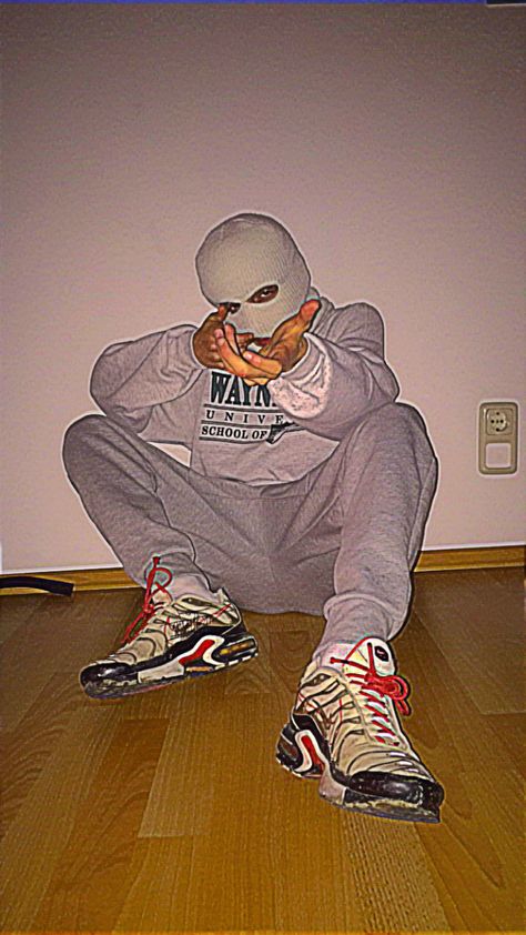 Gangster Poses Men, Gang Mask, Ski Mask Gang, Ski Mask Wallpaper Aesthetic, Ski Mask Men Aesthetic, Icons Gangster, Gangsta Photos, Gangsta Poses, Ski Mask Gangster