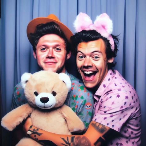 One Direction AI | Harry and Niall cute photobooth, aw look at that teddy. #onedirection #harry styles #niallhoran | Instagram One Direction Cute, One Direction Selfie, Cute One Direction, Harry And Niall, One Direction Harry Styles, One Direction Harry, Niall Horan, One Direction, Photo Booth