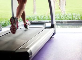 Treadmill Upper Ab Workout, Gym Flooring Rubber, Treadmill Workouts, Treadmill Workout, Running On Treadmill, Gym Flooring, Workout Schedule, Running Tips, Fitness Blog