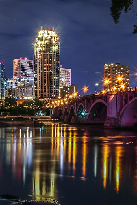 Minneapolis Minnesota Aesthetic, Minneapolis Aesthetic, Creative Workouts, Minnie Aesthetic, Flour Milling, Stone Arch Bridge, Minnesota Photography, Minneapolis Skyline, Travel Itinerary Planner