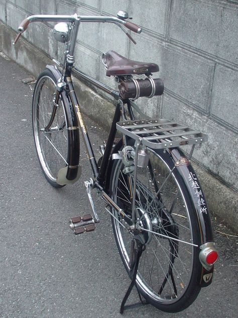 Japanese Bike, Raleigh Bicycle, Bici Retro, Raleigh Bikes, Bike Cart, Bicycle Camping, Motorcycle Camping Gear, Velo Vintage, Retro Bicycle