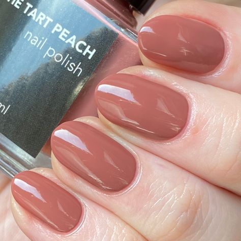 Soft Peach Nails, Dark Peach Nails, Nude Peach Nails, Peach Nail Color, Peach Pink Nails, Peach Colored Nails, Peach Nail Polish, Meet Me In Paris, Paris Nails