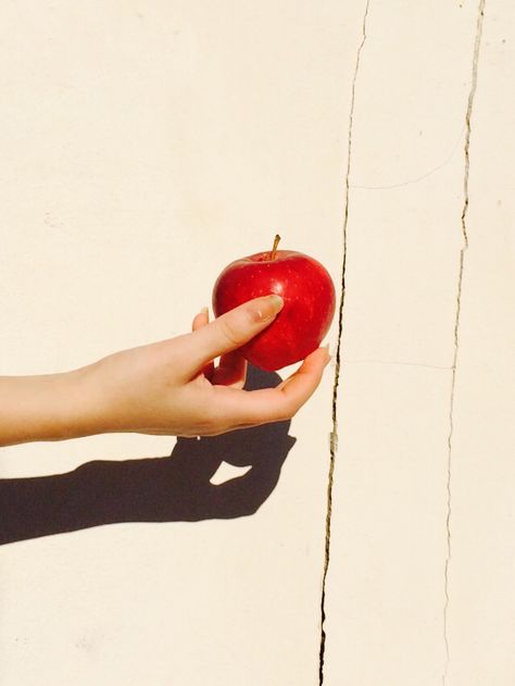 Chains Photoshoot, Apple Photoshoot, Holding An Apple, Snow White Apple, Apple Photo, Anatomy Practice, Drawing Hands, Bad Apple, The Pretty Reckless