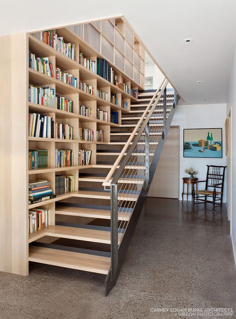 Library Staircase Staircase Bookshelf, Apartemen Studio, Escalier Design, Best Modern House Design, Modern Mountain Home, Simple House Design, Home Library Design, Mountain Living, Home Libraries