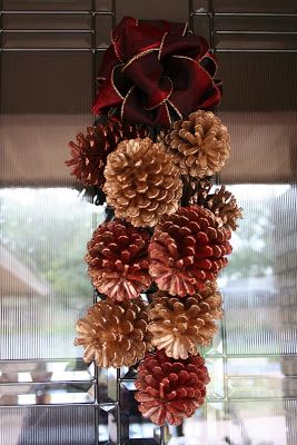 DIY180: Merry Christmas & Pine Cone Swag Pine Swags Christmas Diy, Silver Pinecones, Pinecone Swag, Pinecone Diy, Projects To Make And Sell, Diy Holiday Crafts, German Market, Pinecone Crafts Christmas, Christmas Things To Do