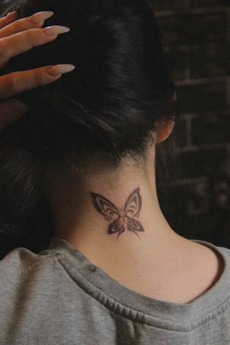 Butterfly Neck Tattoo, Tattoo Font For Men, Neck Tattoos Women, Neck Tattoo For Guys, Pretty Tattoos For Women, Tattoo Font, Tattoo Style Drawings, Small Hand Tattoos, Thigh Tattoos Women