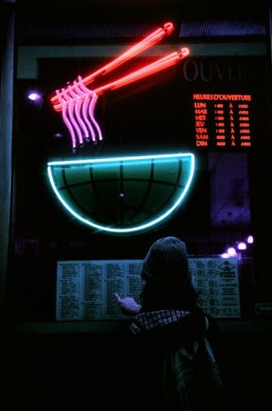 12 WEIRD THEMED RESTAURANTS IN TOKYO, JAPAN Neon Noir, New Retro Wave, Neon Nights, Neon Aesthetic, Neon Glow, It Goes On, Neon Art, Mystic Messenger, Neon Lights