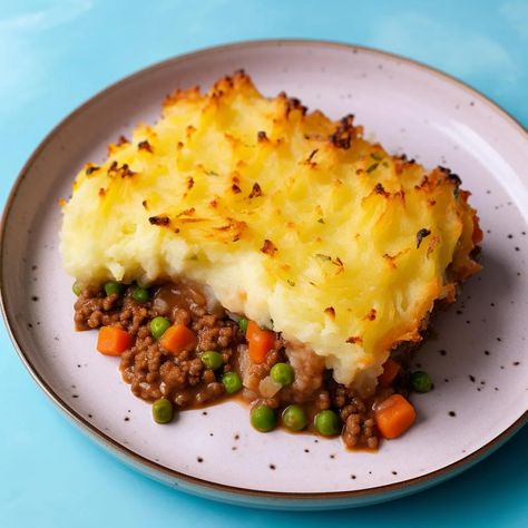 Cottage Pie Cottage Pie Recipe, Argentinian Food, Recipe For 2, Easy Pie Recipes, Cottage Pie, Easy Pie, Potato Pie, Insta Pot, Classic Dishes