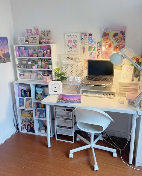 Desk Organisation, Room Organization Bedroom, Study Desk Decor, Deco Studio, Room Redesign, Pastel Room, Pinterest Room Decor, Study Room Decor, Cute Stuff