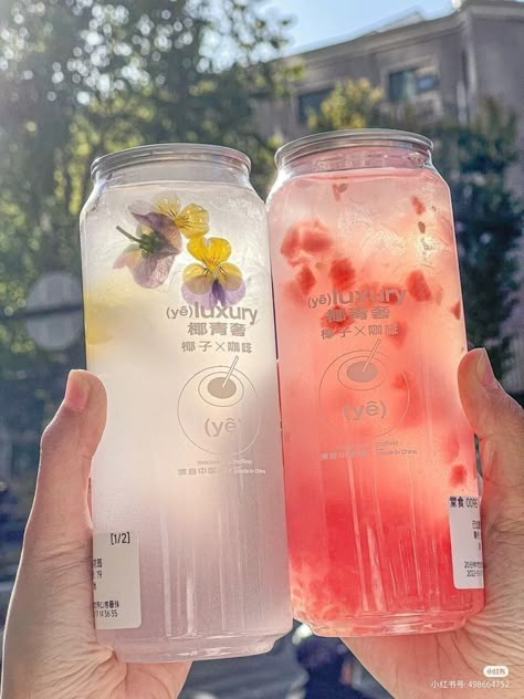 Cute Drinks, Aesthetic Drinks, Kawaii Cooking, Aesthetic Foods, Cute Water Bottles, Cute Snacks, Pretty Drinks, Drinks And Food, Yummy Comfort Food