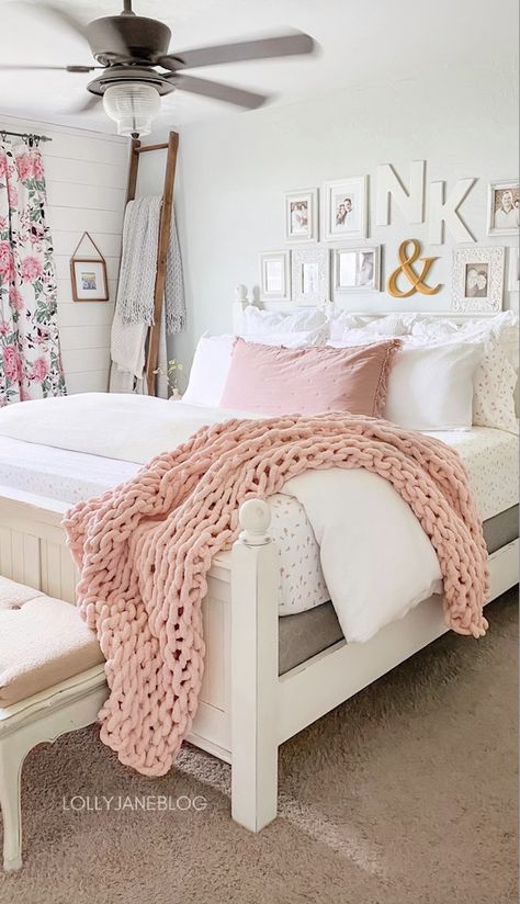 Costal Bedroom, Pink Bedroom Decor, College Room, Room Redesign, Knit Throw, Girl’s Room, Preppy Room, Redecorate Bedroom, Floral Curtains