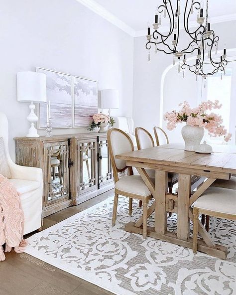 Love Your Home Everyday no Instagram: “Reposted from @mytexashouse Hey guys! Today I’m excited to share my new dining room all decked out with new products from the My Texas…” White Wall Dining Room Ideas, Stile Joanna Gaines, French Country Dining Room, Dream Dining Room, My Texas House, Farmhouse Dining Rooms Decor, Room 2023, Chic Dining Room, House Dining Room