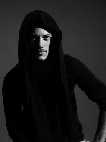 Luke Evans Dracula, Luke Luke, Luke Evans, Photo Set, Man Alive, Perfect Man, The Hobbit, Nun Dress, That Look