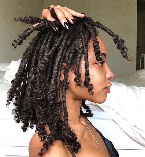 Locs with Curly Ends Leda Muir, Megan Good, Dunner Wordend Haar, Dreadlock Styles, Goddess Locs, Loose Ends, Dreadlock Hairstyles, Scene Hair, Natural Hair Tips