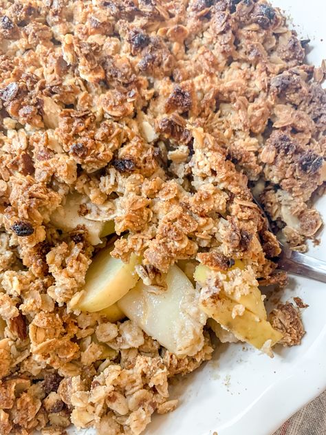 No-Peel Apple Crisp Healthy Apple Crisp Recipe, Kathleen Ashmore, Apple Crisp Recipe Healthy, Healthy Apple Crisp, Apple Crisp Recipe, Apple Crisp Easy, Clean Eating Meal Plan, Apple Crisp Recipes, Healthy Apple