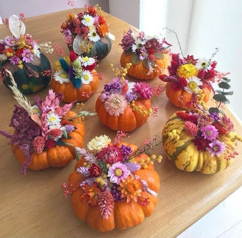 Flower Pumpkins, Pumpkins With Flowers, Pumpkins Decorated, Pumpkin Arrangements, Emma Lou, Fall Flower Arrangements, Pumpkin Flower, Fall Thanksgiving Decor, Creation Deco