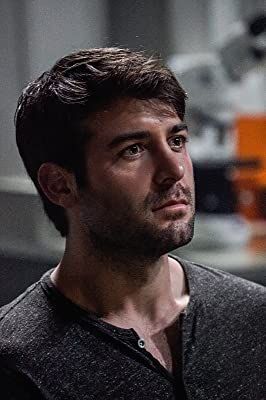 Zoo Tv Series, Zoo Tv Show, James Wolk, Men Cars Photography, Hottest Male Celebrities, Holiday Books, Most Handsome Men, Good Looking Men, Pretty Men