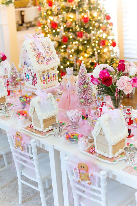 Gingerbread Party Decorations, Christmas Tea Party, Gingerbread House Parties, Gingerbread Party, Gingerbread House Decorations, Kids Christmas Party, Christmas Gingerbread House, Gingerbread Houses, Christmas Tea