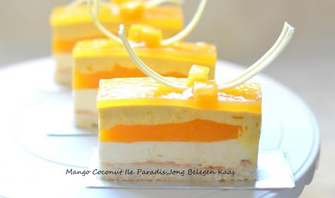 Coconut Dacquoise, Dessert Tarts Mini, Mango Coconut Cake, Mango Mousse Cake, Coconut Mousse, Fancy Desserts Recipes, Mango Dessert Recipes, Mousse Cake Recipe, Mango Mousse