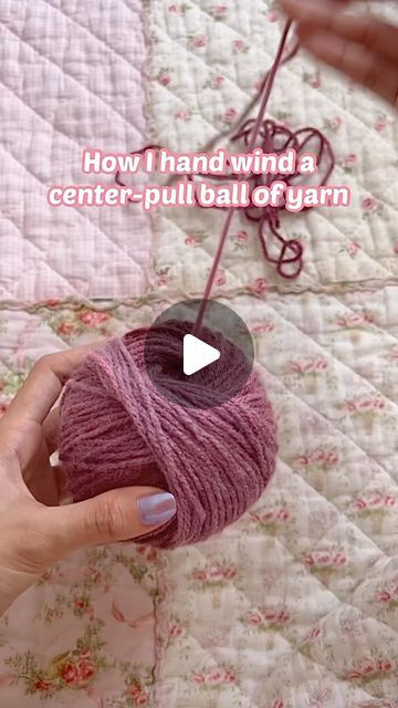 Vivaldi Winter, Winding Yarn, Knitted Slippers Pattern, Crochet Bedspread Pattern, Beginner Crochet Tutorial, Ball Of Yarn, Quick Crochet Patterns, Beginner Knitting Projects, Beginner Crochet Projects