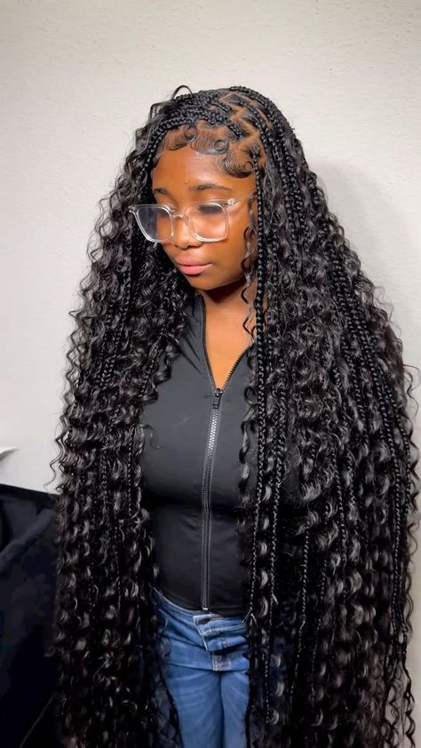 Knotless Curly Braids Hairstyles, Braided Hairstyles For Black Women Goddess Braids, Boho Braids With Lots Of Curls, 18th Birthday Hairstyles Braids, Boho Knotless Braids Waist Length, Extra Curly Boho Braids, Shmedium Knotless Braids Long Boho, Braids With Curls Black Women, Braids With Boho Curls