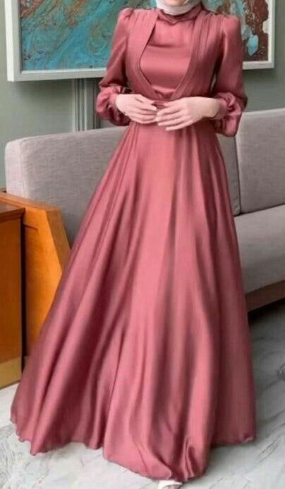 Silk Gown Styles, Hijabi Satin Dress, Satin Dresses Hijab, Muslim Fashion Dress Simple, Gamis Satin, Satin Gown Designs, My Melodi, Flare Long Gown, Mehandi Outfit