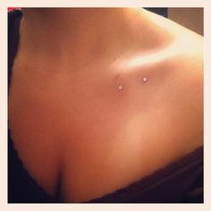 Hip Dermal Piercing, Collar Bone Piercing, Bone Piercing, Hip Tattoo Ideas, Hip Piercings, Inspirational Tattoo, Dermal Piercing, Cute Piercings, Laser Tattoo