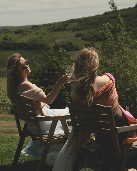 Summer, sunshine and a vineyard. A vineyard near the sea. What could be more wonderful? 📍@rathfinnyestate #englandlove #englishvineyard #uktravel #visitsussex Napa Aesthetic, Sula Vineyards, Vineyard Aesthetic, Wine Bottle Photography, Vineyard Photography, Wine Vineyards, Summer Sunshine, Spring Vacation, Instagram Summer