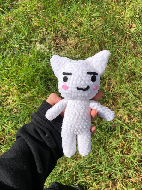 Toro Inoue Crochet Pattern, Crochet Toro Inoue, Lovejoy Crochet Pattern, Roblox Crochet, Jujutsu Kaisen Crochet, Crochet Anime Plushies, Gojo Cat Crochet, How To Crochet A Cat Plushie, Gojo Cat Crochet Pattern