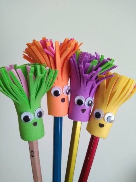 Pencil Topper Crafts, Market Day Ideas, Pen Toppers, Pencil Crafts, Pen Diy, Pencil Toppers, Craft Projects For Kids, Easy Paper Crafts, Foam Crafts