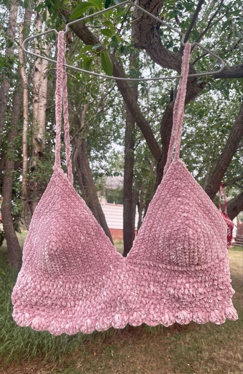 Pink velvet crochet top. #crochet #crochetbralette #pinkcrochet #crochetclothingandaccessories Velvet Yarn Crochet Top, Velvet Crochet Ideas, Crochet Velvet Top, Velour Crochet, Velvet Yarn Crochet, Velvet Crochet, Cheese Danish, Crochet Bralette, Peachy Keen