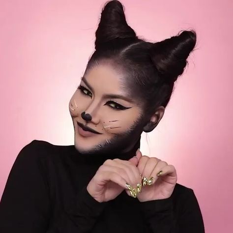 Goody Hair (@goodyhair) • Instagram photos and videos Cat Ears Hairstyle, Cat Costume Makeup, Halloween Makeup Videos, Halloween Cat Ears, Retro Halloween Decorations, Karneval Diy, Halloween Hairstyle, Cute Clown Makeup, Cat Halloween Makeup